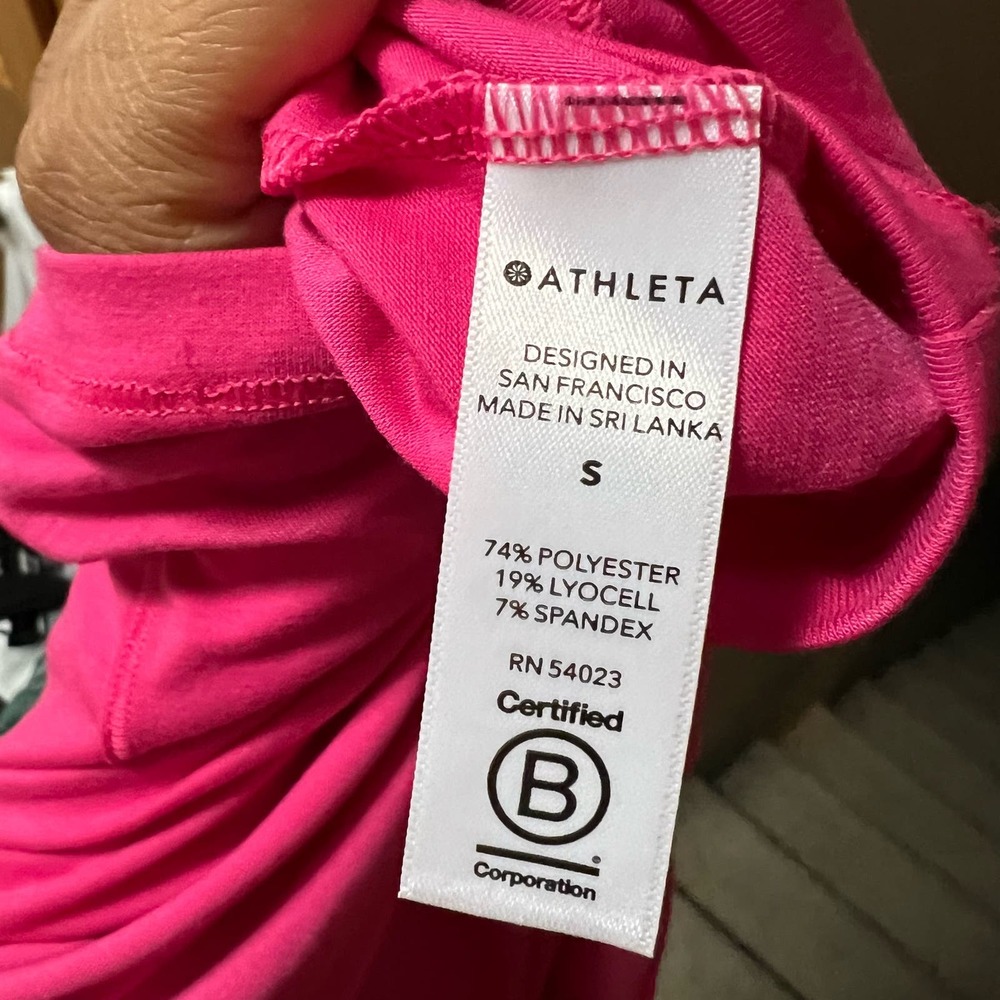 Athleta Essence Flow long sleeve top size Small - Picture 5 of 6